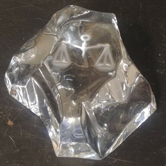 CRYSTAL "ICEBERG" ZODIAC LIBRA PAPERWEIGHT LEGAL SCALES VAL ST. LAMBERT FRENCH - Picture 2 of 5